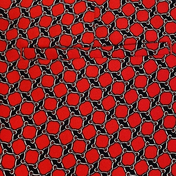 Ann Taylor dress shorts in geometric red print with blue border trim size 4 - Picture 5 of 10